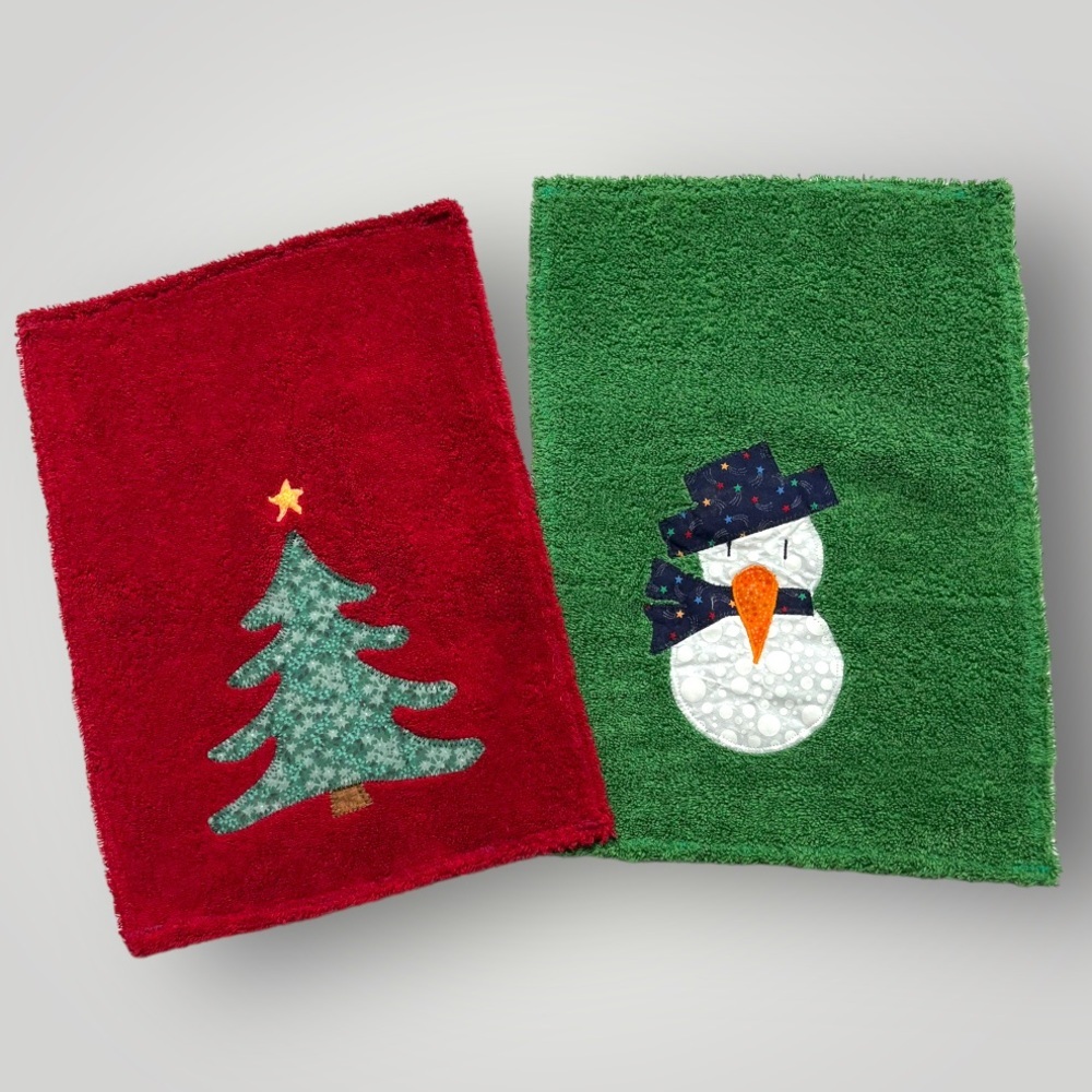 Lot/2 𝑯𝒂𝒏𝒅𝒎𝒂𝒅𝒆 Holiday Christmas Hand Towels 🎁